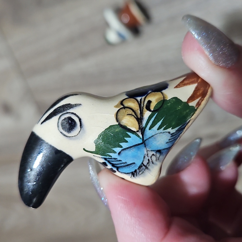Vintage Mexican Tonala Ceramic Glazed Koi Fish Toucan Frog On Mushroom Figurines - Picture 11 of 16
